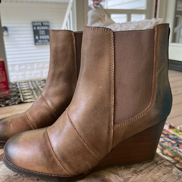 Diba True Bird Song Leather Wedge Boot size 11 - Picture 4 of 6